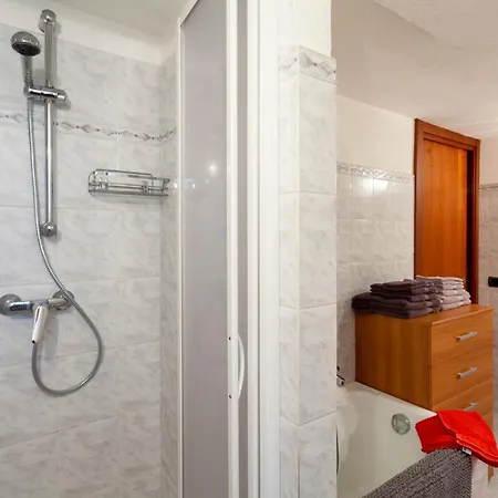 A Due Passi Da アオスタ