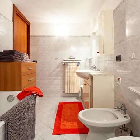 A Due Passi Da * 아오스타