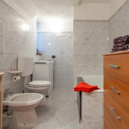 A Due Passi Da 아파트