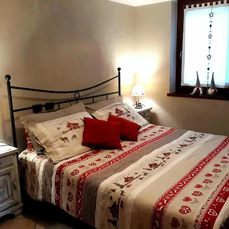 아파트 A Due Passi Da 아오스타